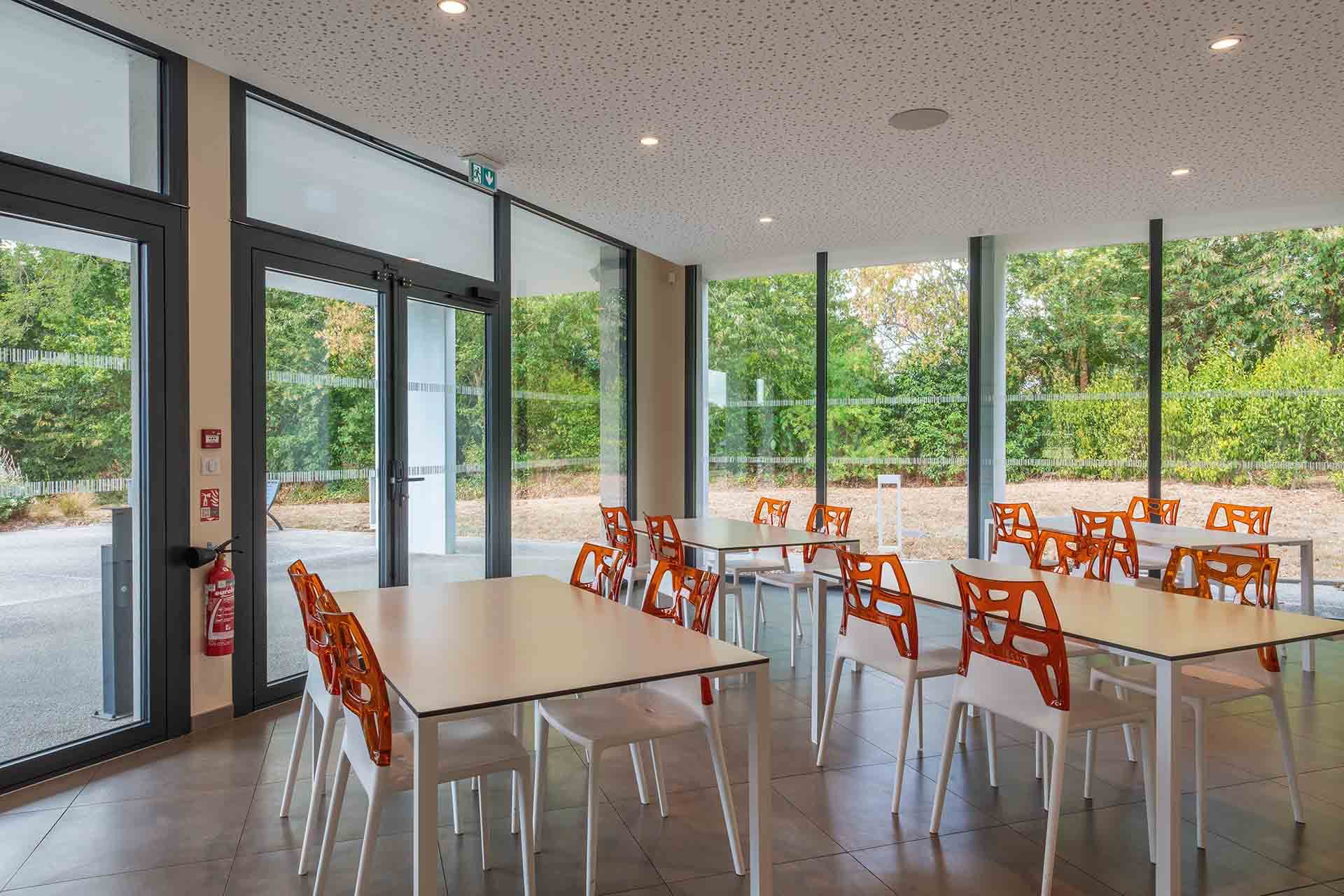 CRÉMATORIUM DE LAVAL SALLE DE CONVIVIALITÉ